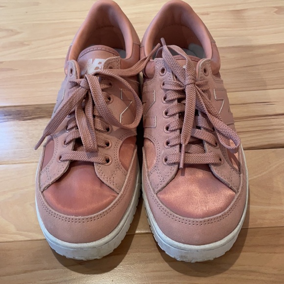 New Balance pink sneakers - Picture 2 of 9
